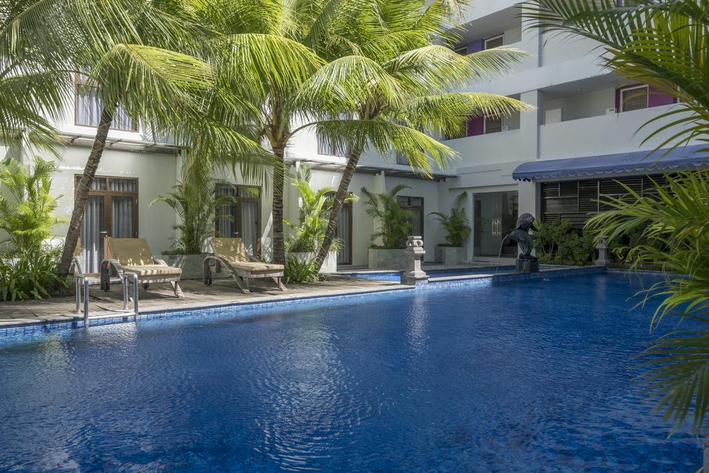 Wyndham Garden Kuta Beach Bali Exterior photo